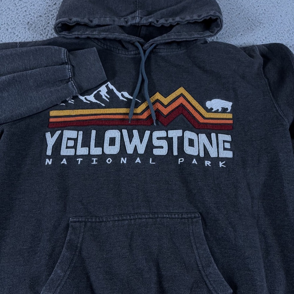 Yellowstone National Park Sweatshirt Mens Small Gray Embroidered Tourist Hiking